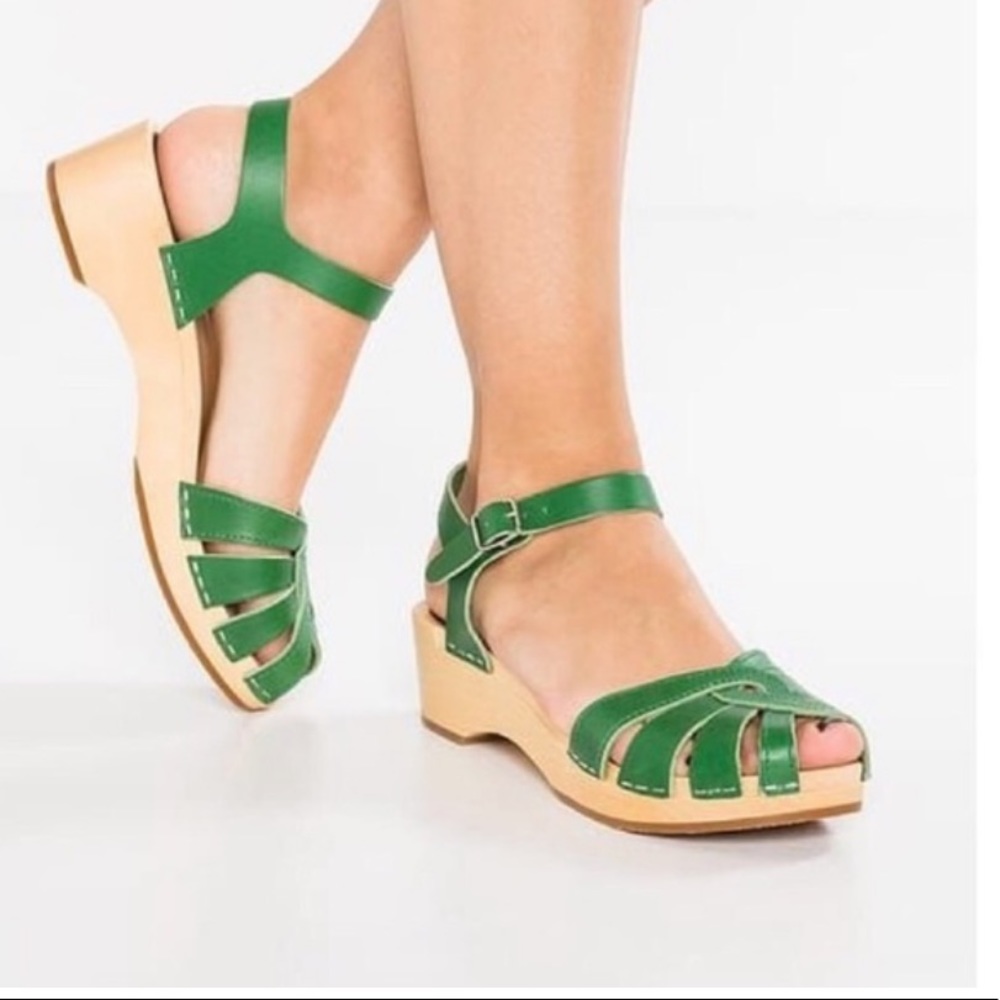 Swedish Hasbeens Cross strap Debutant